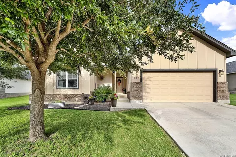 109 Grandview, Floresville, TX 78114