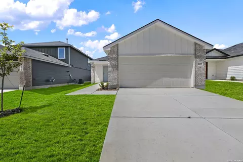 16059 Mahogany Way, Elmendorf, TX 78112