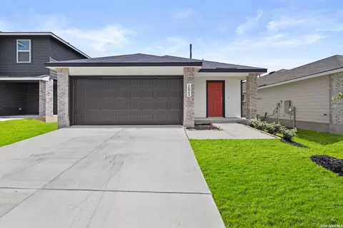 16064 Mahogany Way, Elmendorf, TX 78112
