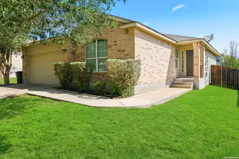 2423 Dimmitt Dr, New Braunfels, TX 78130