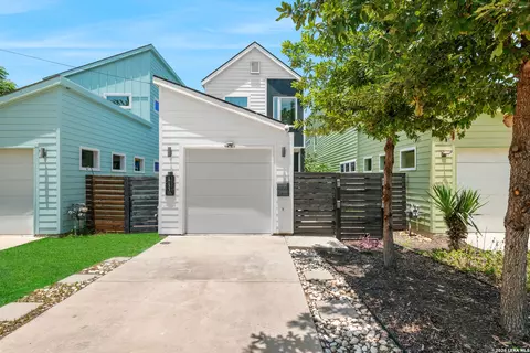 1753 E Crockett St, San Antonio, TX 78202