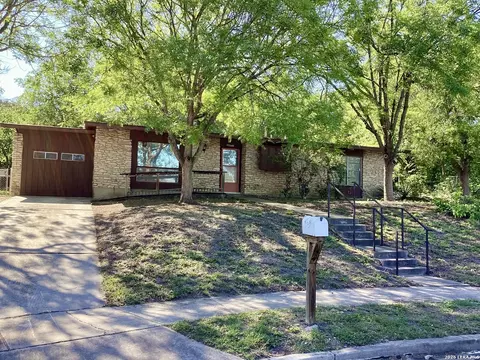 7502 Glacier Ln, San Antonio, TX 78209