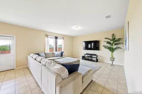 Living - 9779 Harbor Mist Ln, Converse, TX 78109 photo 1 of 4
