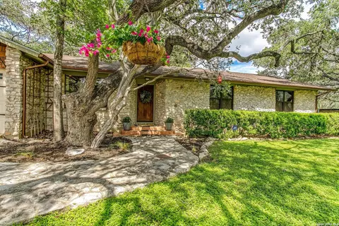 17118 Sugar Crest Dr, San Antonio, TX 78232
