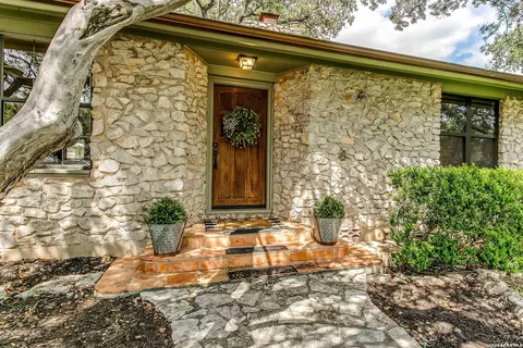 17118 Sugar Crest Dr, San Antonio, TX 78232