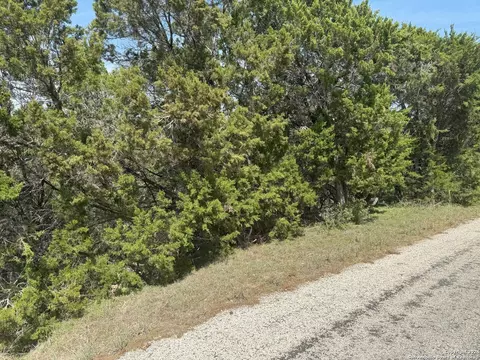 413 Cedar Dr, Canyon Lake, TX 78133