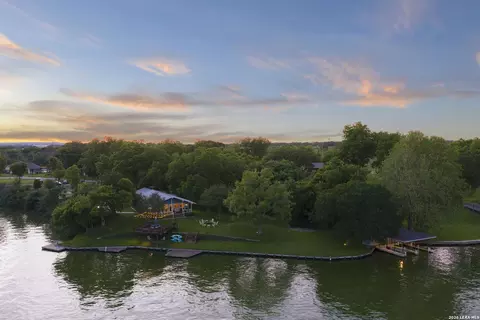669 Mary Blvd, New Braunfels, TX 78130