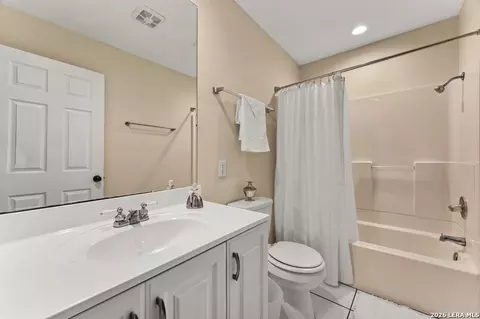 Bath - 24906 Fawn Dr, Leander, TX 78641 photo 3 of 3