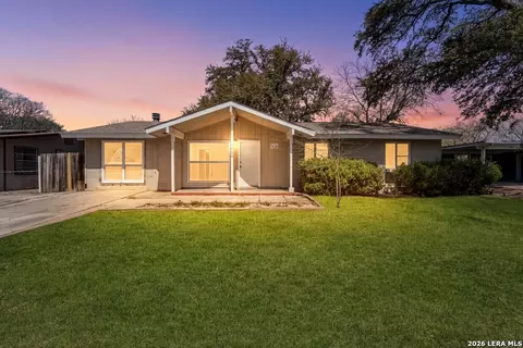 5035 Village Crst, San Antonio, TX 78218