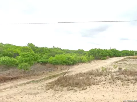 0 Cr 421, Jourdanton, TX 78026