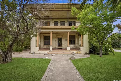 325 E Courtland, San Antonio, TX 78212