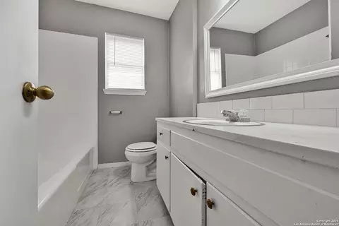 Bath - 6014 Evers Rd, Leon Valley, TX 78238 photo 1 of 2