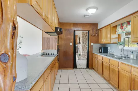 Kitchen - 1081 County Road 773, Devine, TX 78016 photo 2 of 3