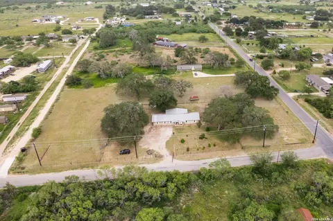 View/Area - 1081 County Road 773, Devine, TX 78016 photo 5 of 5