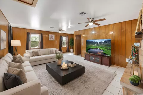 Living - 1081 County Road 773, Devine, TX 78016 photo 3 of 3