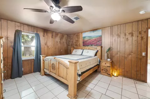 Bedroom - 1081 County Road 773, Devine, TX 78016 photo 5 of 6