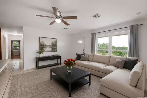 Living - 1081 County Road 773, Devine, TX 78016 photo 1 of 3