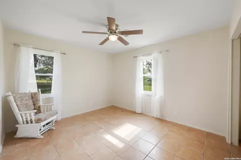 Bedroom - 1081 County Road 773, Devine, TX 78016 photo 3 of 6