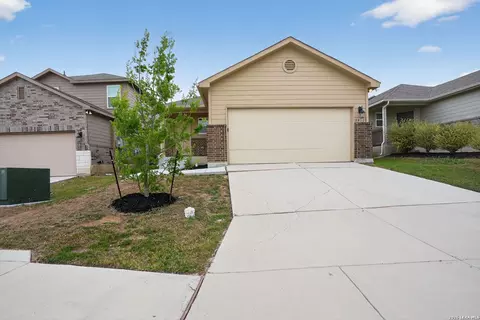3917 Asher Aly, Saint Hedwig, TX 78152