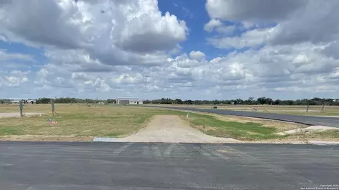 174 Resort Ct, Fredericksburg, TX 78624