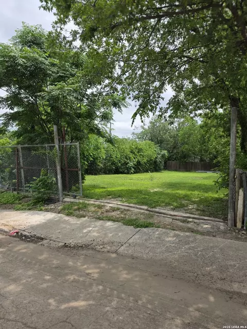 1406 W Ridgewood Ct, San Antonio, TX 78201