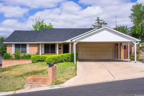 1310 Carol Ann Dr, Kerrville, TX 78028