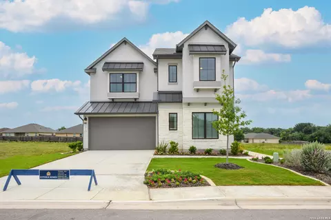 972 Nolte Bnd, Seguin, TX 78155