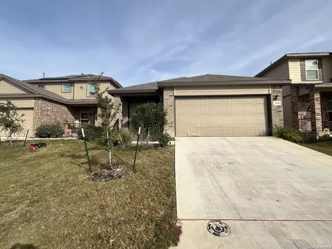 324 Middle Green Loop, Floresville, TX 78114
