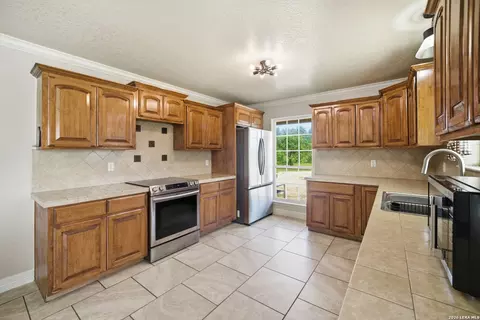 Kitchen - 95 Molly Dr, Lytle, TX 78052 photo 1 of 2