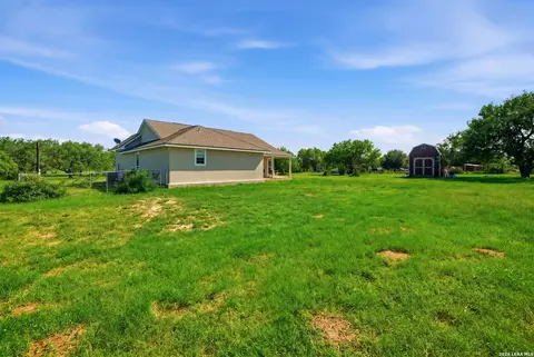 Exterior - 95 Molly Dr, Lytle, TX 78052 photo 4 of 4
