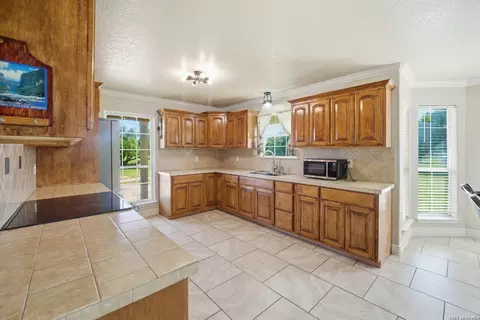 Kitchen - 95 Molly Dr, Lytle, TX 78052 photo 2 of 2