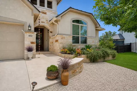 852 Boomerang Ct, New Braunfels, TX 78132