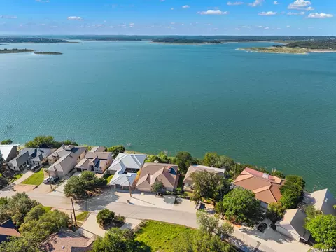 2910 Colleen Dr, Canyon Lake, TX 78133