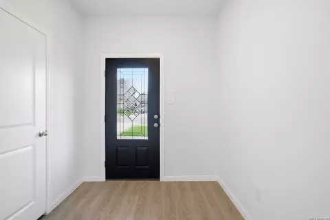 Entry Way - 10726 Upwind Turn, Converse, TX 78109 photo 1 of 8
