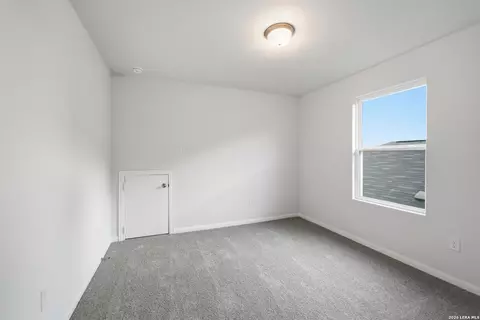 Bedroom - 10726 Upwind Turn, Converse, TX 78109 photo 3 of 5