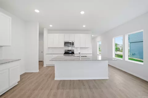 Kitchen - 10726 Upwind Turn, Converse, TX 78109 photo 1 of 2