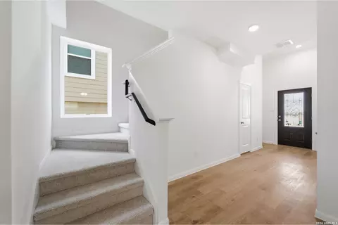 Entry Way - 6660 Cibolo Spgs, Converse, TX 78109 photo 2 of 7