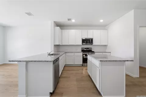 Kitchen - 6660 Cibolo Spgs, Converse, TX 78109 photo 1 of 3