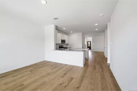 Living - 6660 Cibolo Spgs, Converse, TX 78109 photo 3 of 3