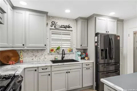 Kitchen - 155 Harbor Cir, Mathis, TX 78368 photo 1 of 5