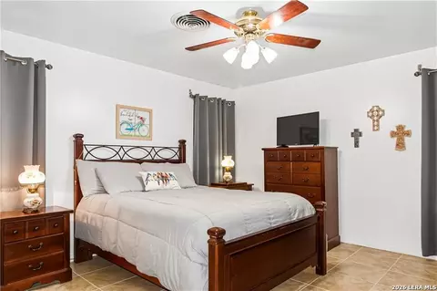 Bedroom - 155 Harbor Cir, Mathis, TX 78368 photo 3 of 6