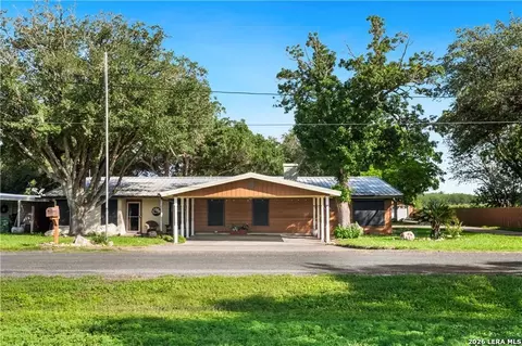 Exterior - 155 Harbor Cir, Mathis, TX 78368 photo 1 of 4