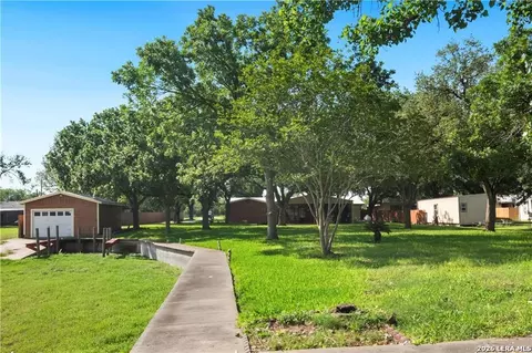 Exterior - 155 Harbor Cir, Mathis, TX 78368 photo 2 of 4