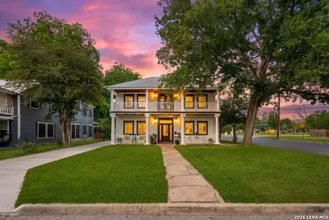 695 Comal Ave, New Braunfels, TX 78130