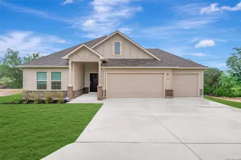 117 Greeley Dr, Floresville, TX 78114