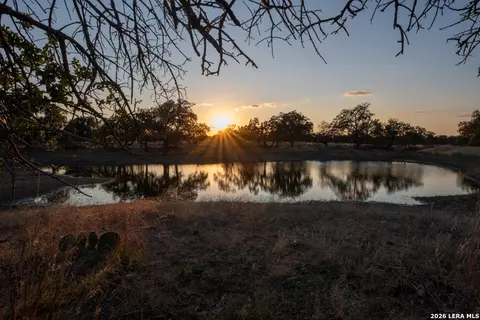 12805 Blackjack Rd, Fredonia, TX 76842