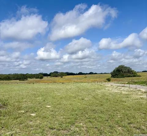 165 Sanctuary Ln, Von Ormy, TX 78073 photo 8