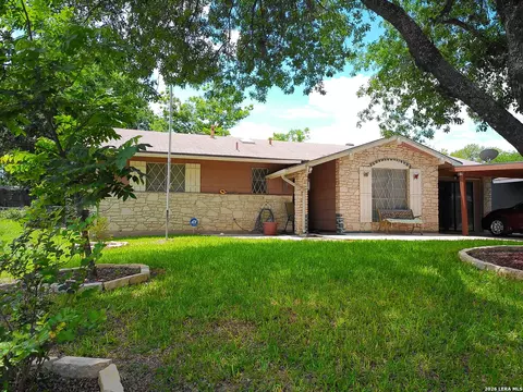 5222 Foxcross Dr, Kirby, TX 78219