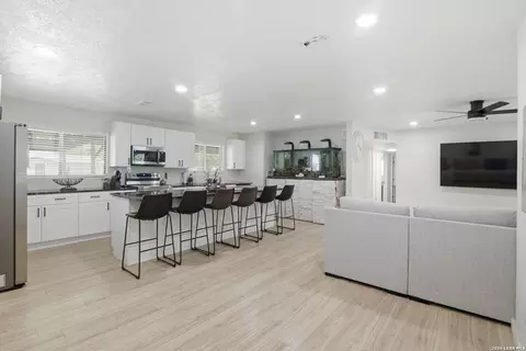 326 Stimmel St, San Antonio, TX 78227