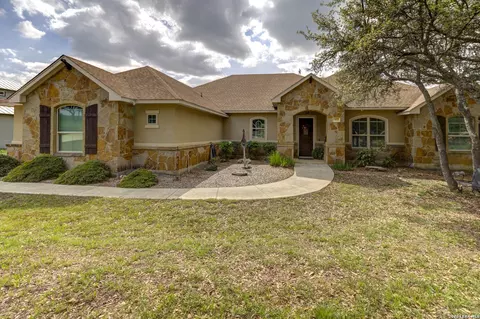 907 Shady Holw, New Braunfels, TX 78132